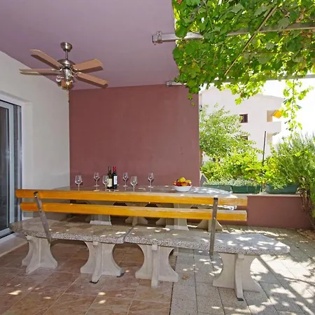 Apartman Cezar *