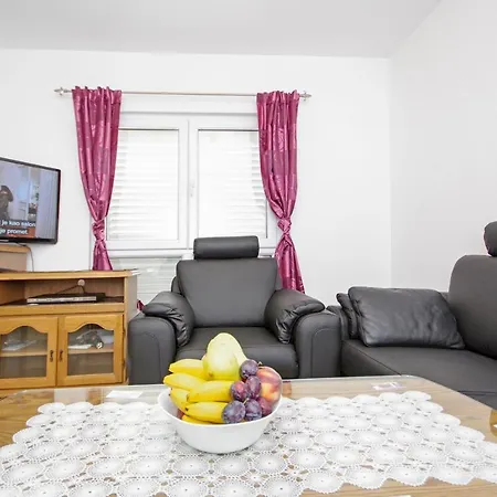 Cezar Apartman Makarska